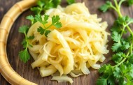 Квашеная капуста и метаболизм костной ткани: как хрустящий гарнир влияет на кости